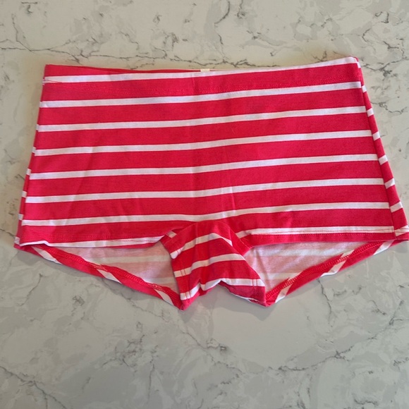 NWT! Victoria’s Secret pink boy shorts - Picture 1 of 4